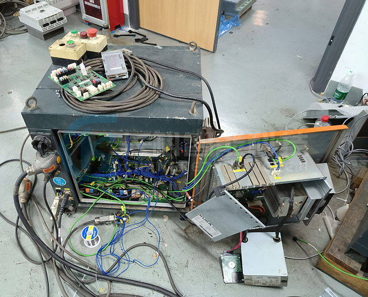 KUKA庫(kù)卡機(jī)器人KR C4 smallsize控制柜維修 KUKA庫(kù)卡機(jī)器人KR C4 smallsize控制柜維修